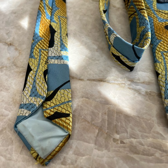 Vintage Wemlon Wembley Men's Geometric Tie Gold - Picture 2 of 5